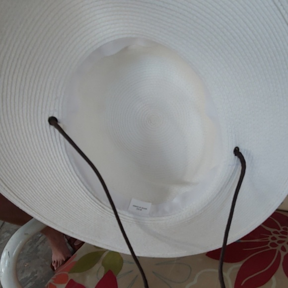 Hat - Picture 2 of 2